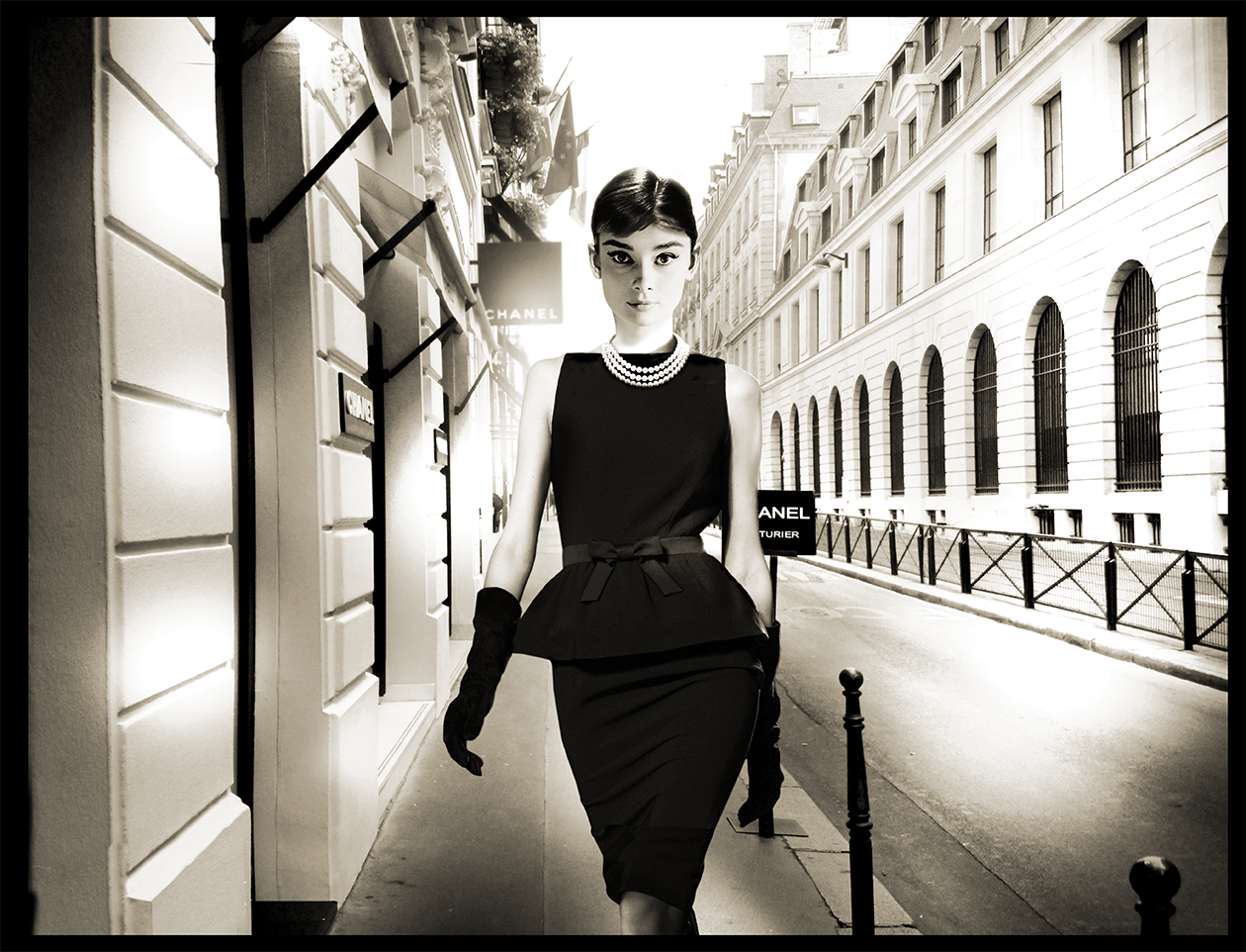 axel-crieger-Little-black-dress-AudreyHepburn-Fotocollage-auf-Musuemsleinwand-Edition12
